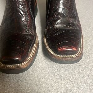 Women’s Dan Post boot . Great for any occasion. Size 7